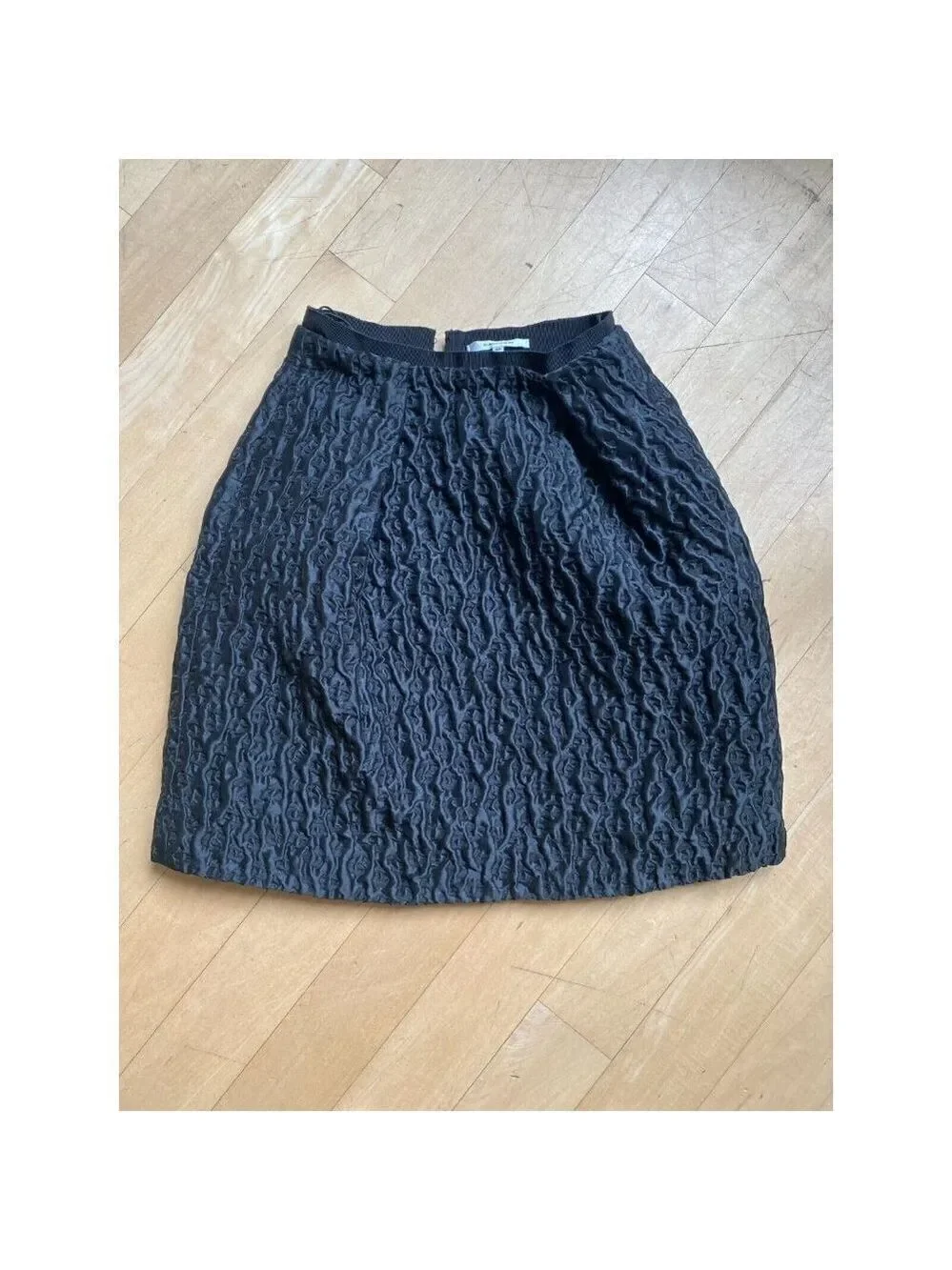 Carven BNWOT black textured Skirt sz 34 (US small) pleated & pockets